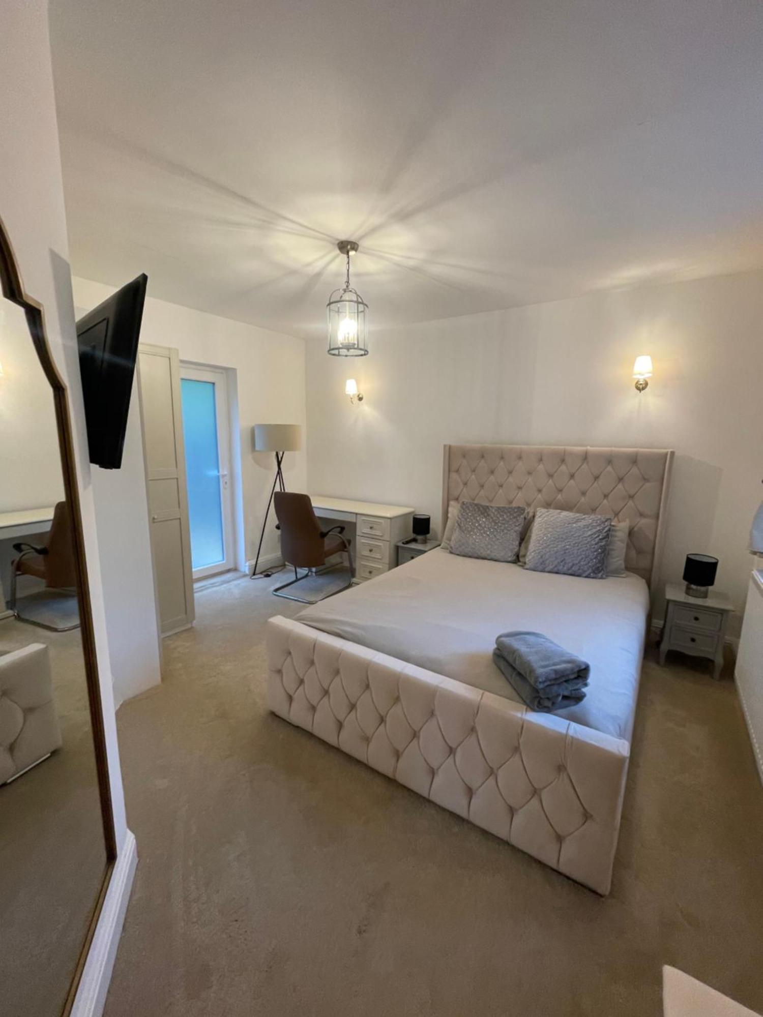 Beautiful 6 Bedroom House * Oxford